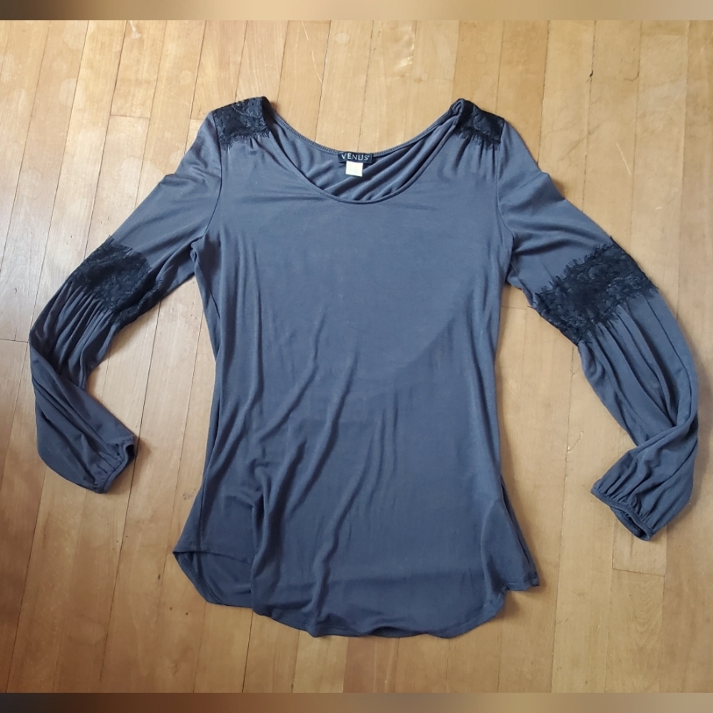 Venus Fringed Lace Detailed Top